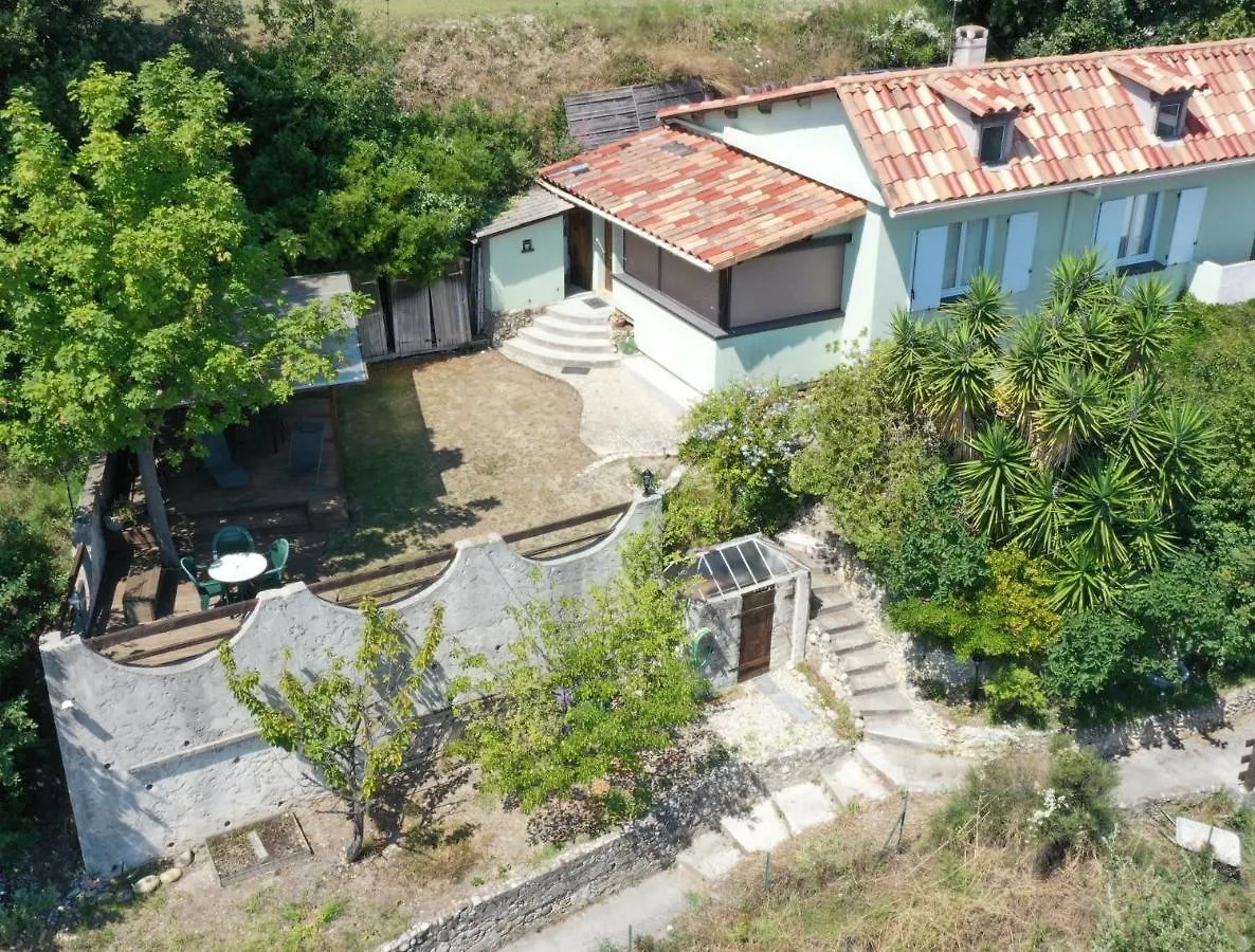 Maison Mitoyenne 68M², 2 Pieces + Veranda, Jardin 100M² Avec Pergola, Vue Mer Nice Holiday home