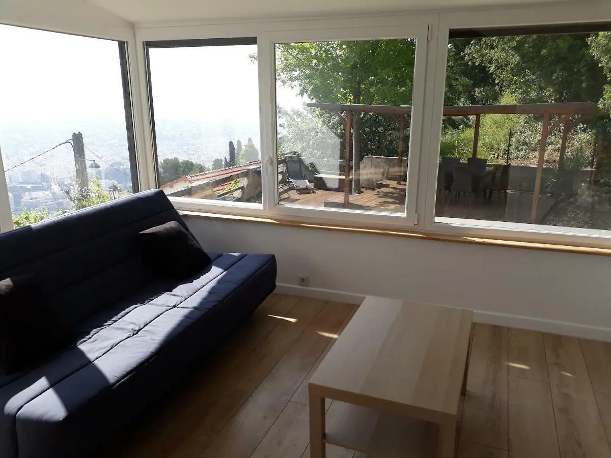 Maison Mitoyenne 68M², 2 Pieces + Veranda, Jardin 100M² Avec Pergola, Vue Mer Nice Holiday home