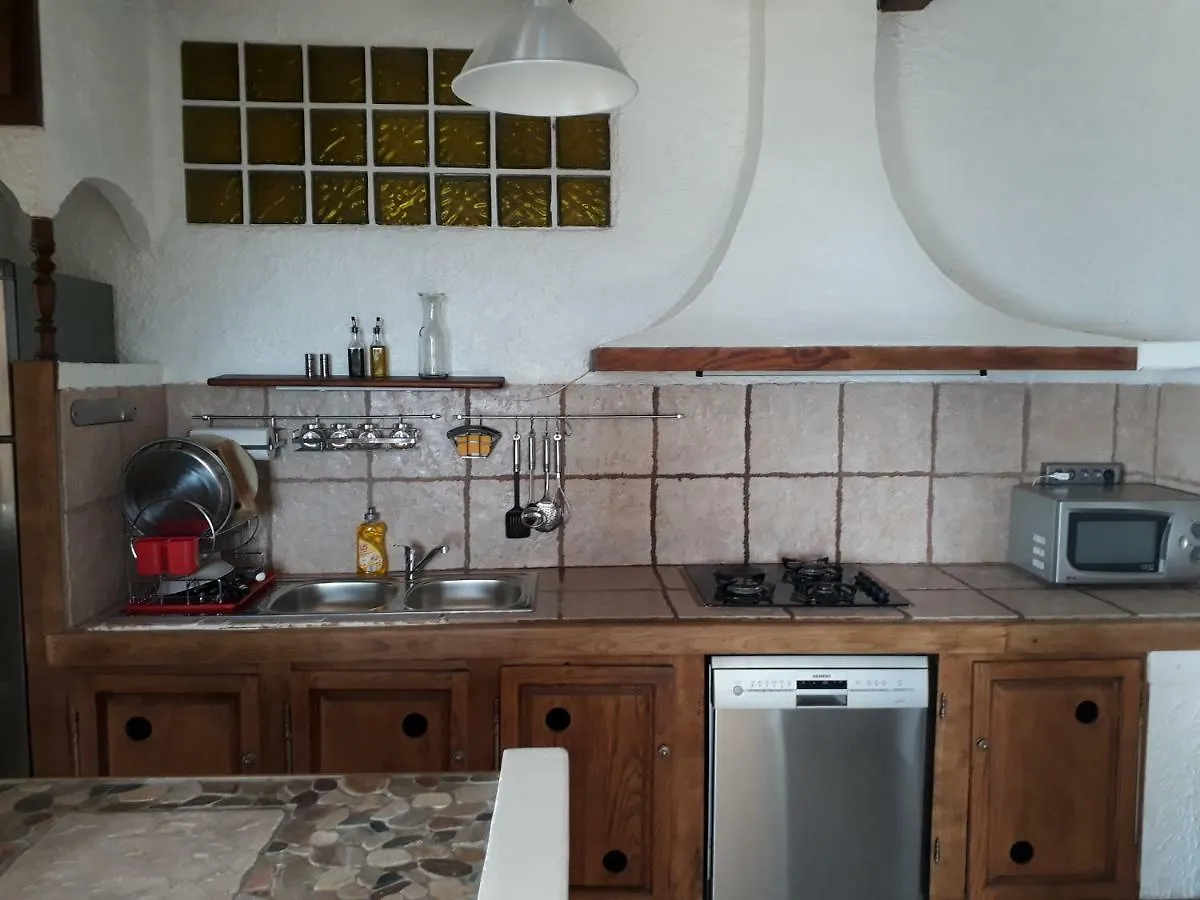 Maison Mitoyenne 68M², 2 Pieces + Veranda, Jardin 100M² Avec Pergola, Vue Mer Nice 0*,  France